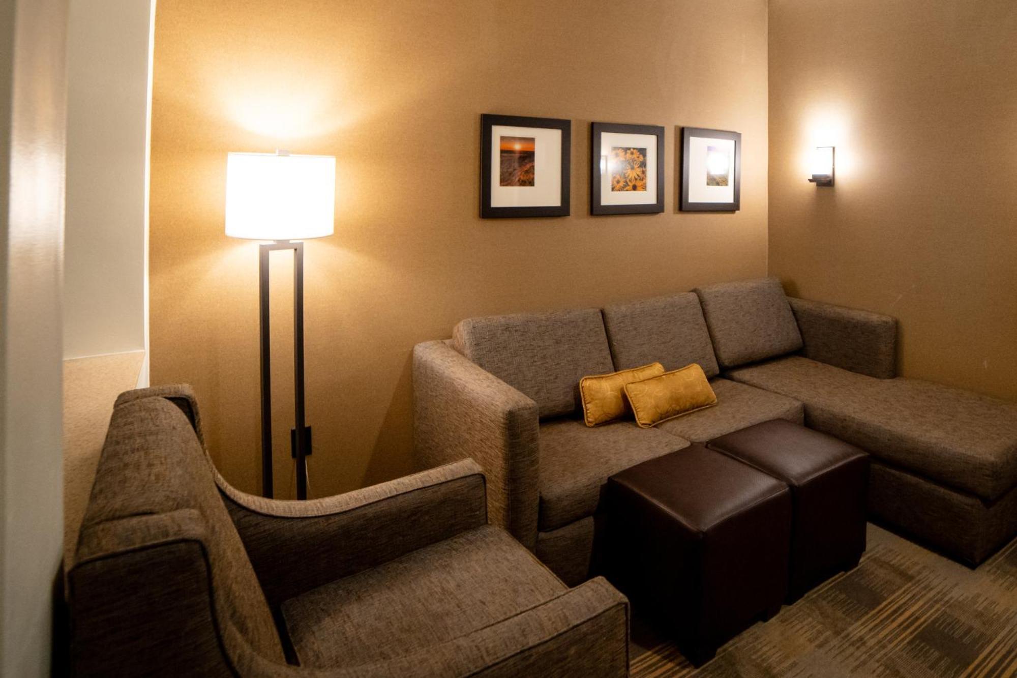 Comfort Suites University Brookings megye Kültér fotó
